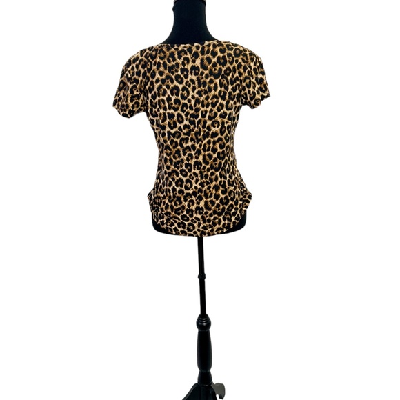 Leopard Print V-Neck Crop Top - Picture 3 of 5
